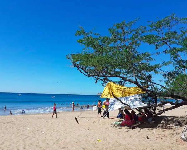 Playa Gigante Nikaragua Yazın Tadını Çıkaran Aileler — Stok fotoğraf