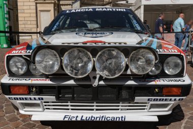 Lancia Delta Integrale, ralli dünyasında bir ikondur, kazanan bir süper araba, İtalyan mühendislik ve tasarım şaheseridir. Yarış spor arabası performansı ve ileri tüm tekerden çekişiyle övgü topladı. haber olayları