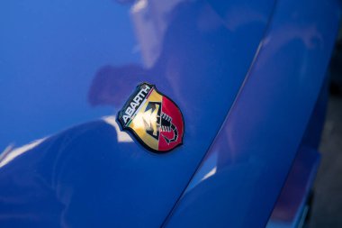 Abarth arabaları geliştirilmiş motorları ve spor tasarımı sayesinde agresiflikleri ve performanslarıyla tanınıyor. Spor haberleri: Turin, İtalya 14 Eylül 2024