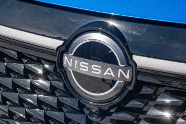 Nissan logosu teknolojik yenilik ve sürdürülebilirliği için manşetlere çıkıyor ve zarif tasarımla son teknoloji elektrikli araçlar sunuyor. Modellerin kalitesi ve güvenilirliği, bu markayı dünya çapında sürücüler arasında popüler kılıyor. haberler, arabalar