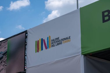 Markası Torino Uluslararası Kitap Fuarı, İtalya. Kültürel etkinlik, yayıncılık fuarı, yazarlarla birlikte kitap ve kitaplar, edebiyat teması üzerine adil bir İtalyan kültürü sergisi için, ikincil etkinlikler için sayısız haber, fuar.