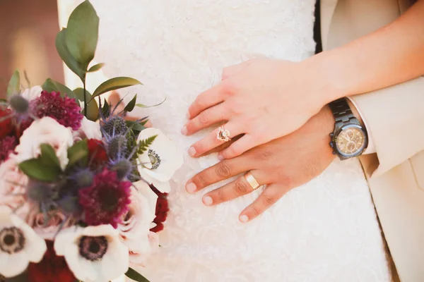 結婚指輪と花嫁 — ストック写真