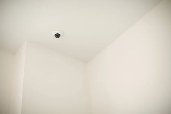 Fehér Modern Fürdőszoba Belső Nagy Ablakkal — Stock Fotó