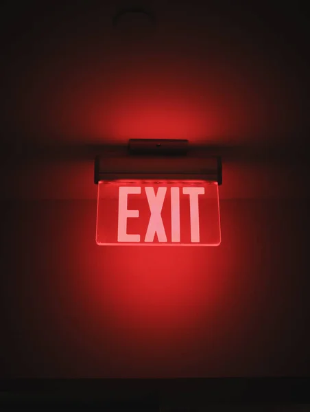Siyah Arka Planda Kırmızı Neon Işık Oluşturma — Stok fotoğraf