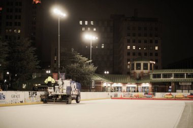 İsveç 'teki Stockholm şehrinin gece manzarası