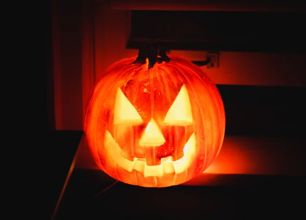 Halloween Pumpkin Glowing Candle Dark Background — Stock Photo, Image