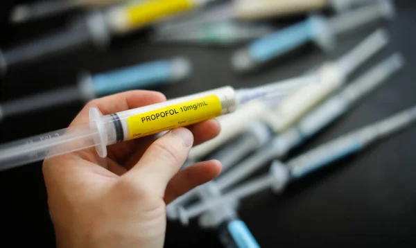 Detailní Záběr Injekční Stříkačky Vakcínou — Stock fotografie