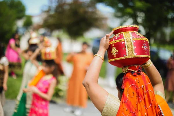 Παραδοσιακός Ταϊλανδικός Χορός Στην Πόλη — Φωτογραφία Αρχείου