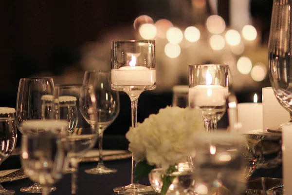 Весільний Стіл Келихами Шампанського Свічками — стокове фото