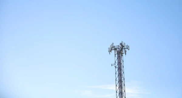 Високий Кутовий Знімок Блакитного Неба Хмарним Фоном — стокове фото