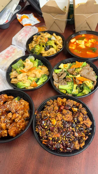 Läcker Asiatisk Mat Skaldjur Gatukök Stekt Fisk Och Kött Selektivt — Stockfoto