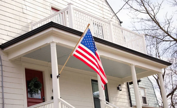 Sokaktaki Amerikan Bayrağı — Stok fotoğraf