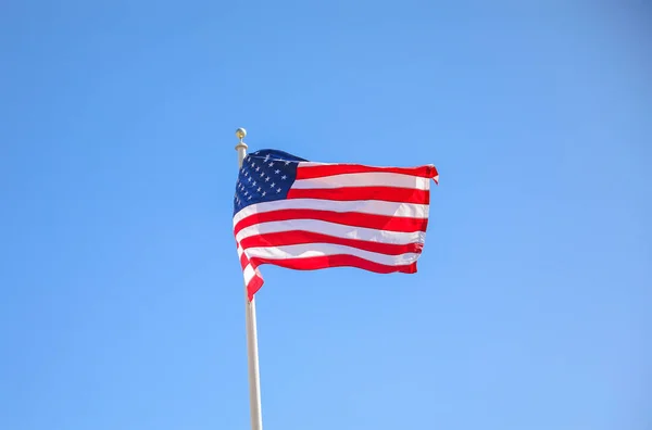 American Flag Blue Sky Background — Stock Photo, Image