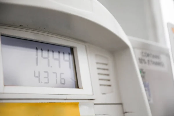 Posto Gasolina Uma Instalação Comercial Onde Motoristas Podem Comprar Combustível — Fotografia de Stock