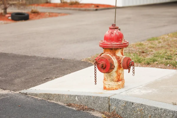 Πυροσβεστικός Κρουνός Μια Γωνιά Του Δρόμου Που Συμβολίζει Τον Κρίσιμο — Φωτογραφία Αρχείου