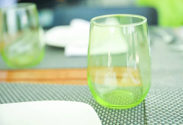 Schickes Glas Esstisch Symbolisiert Eleganz Raffinesse Raffinesse Und Trägt Zum — Stockfoto