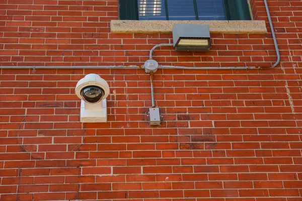 Görüntüdeki Güvenlik Kamerası Güvenlik Korunma Için Teknolojinin Kullanımını Temsil Ediyor — Stok fotoğraf