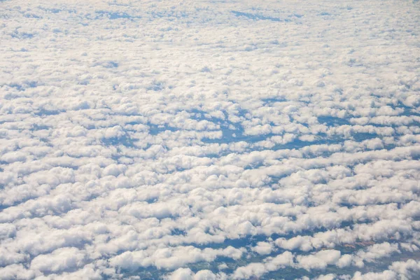 Flygplansvy Över Moln Symboliserar Frihet Fantasi Och Perspektiv Himlens Vidsträckta — Stockfoto