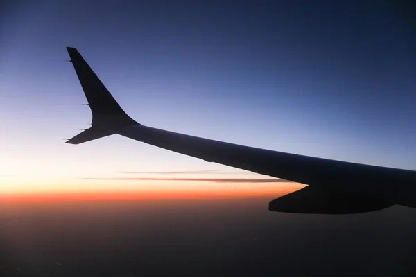Repülőgép Kilátás Szárny Ellen Naplemente Szimbolizálja Szabadság Kaland Perspektíva Utazás — Stock Fotó
