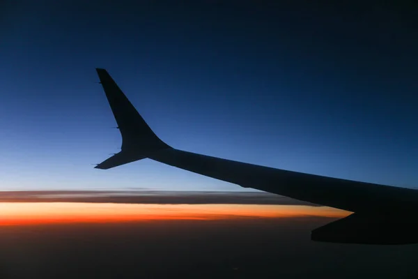 Repülőgép Kilátás Szárny Ellen Naplemente Szimbolizálja Szabadság Kaland Perspektíva Utazás — Stock Fotó