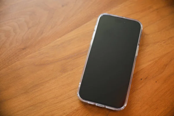 Empty Black Phone Screen Mock Symbolizes Potential Disconnection Addiction Technology — Stock Photo, Image