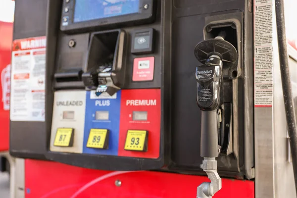 Providence Rhode Island Usa Maj 2023 Gaspriserna Vid Bensinstationen Symboliserar — Stockfoto