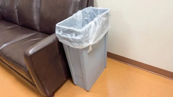 Basurero Simboliza Desperdicio Limpieza Responsabilidad Representa Necesidad Disponer Adecuadamente Materiales — Foto de Stock