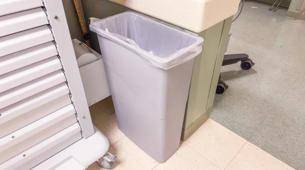 Basurero Simboliza Desperdicio Limpieza Responsabilidad Representa Necesidad Disponer Adecuadamente Materiales — Foto de Stock