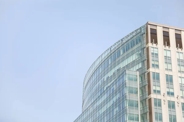 Edificio Moderno Con Ventanas Vidrio Simboliza Transparencia Apertura Progreso Mezcla —  Fotos de Stock