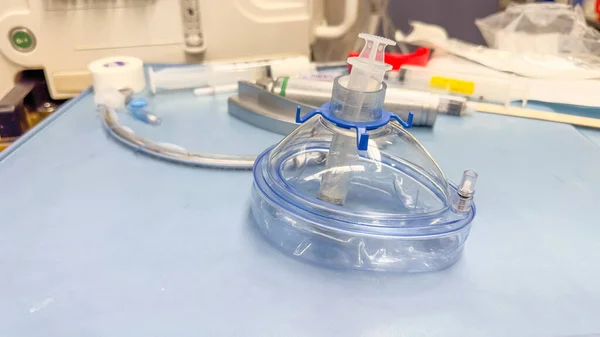 병원의 장비는 의학적 치료를 상징한다 마취에 사용되는 도구를 나타냅니다 내시경 — 스톡 사진
