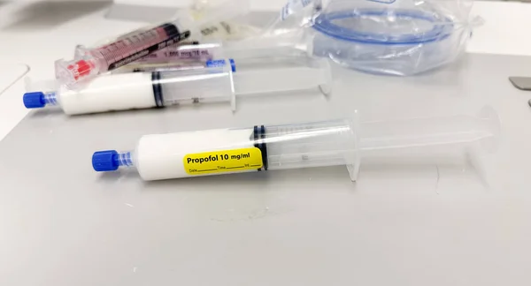 Propofol Anesthesia Syringes Symbolize Medical Sedation Drug Administration Patient Comfort — Stock Photo, Image