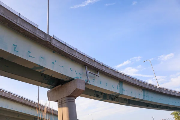 Tunel Mostu Drogowego Autostrady Symbolizuje Łączność Transport Przejście Stanowi Infrastrukturę — Zdjęcie stockowe