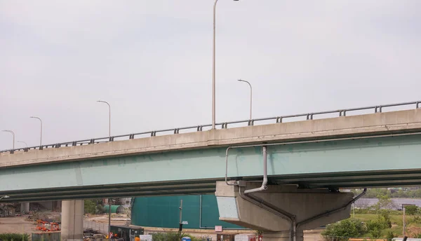 Тоннель Автодорожного Моста Символизирует Связь Транспорт Проезд Представляет Собой Инфраструктуру — стоковое фото