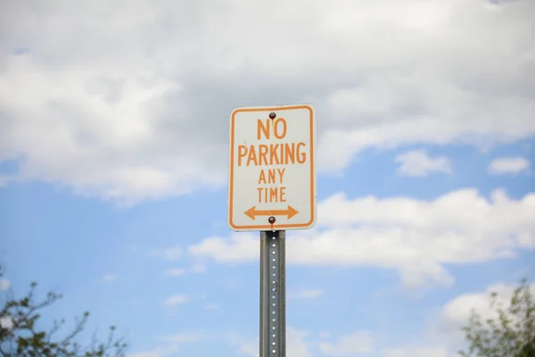 Parking Sign Symbolizing Rules Compliance Maintaining Order Public Spaces Order — Stock Photo, Image