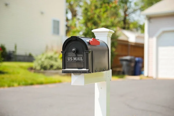 Posta Kutusu Iletişim Bağlantıyı Sembolize Eder Gönderen Alıcı Arasındaki Bir — Stok fotoğraf