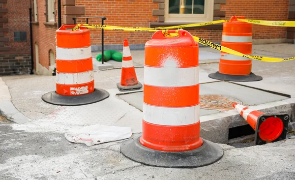 Los Conos Construcción Naranja Representan Zonas Construcción Obras Carretera Precaución — Foto de Stock