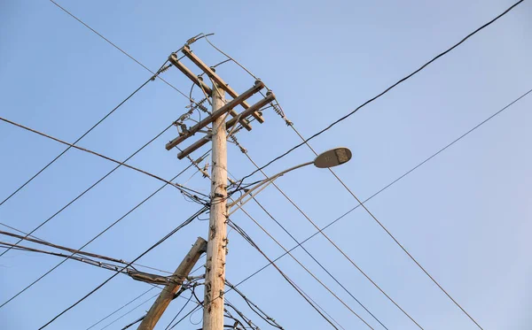 Linhas Energia Linhas Telecomunicações Simbolizam Conectividade Comunicação Fluxo Energia Informação — Fotografia de Stock