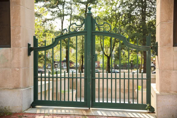 Ворота Двери Забор Символизируют Границы Безопасность Контроль Доступа Представляют Собой — стоковое фото