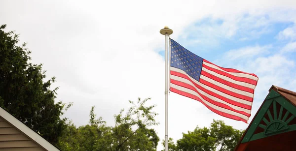 American Flag Waving Pole — Stock Photo, Image