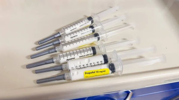 Injekční Stříkačka Vakcína Bílém Pozadí — Stock fotografie