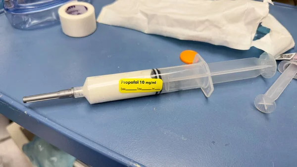 Closeup Shot Medical Mask Syringe Needle — Stock Photo, Image