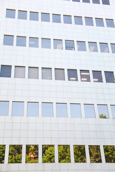 Façade Verre Moderne Avec Fenêtres — Photo