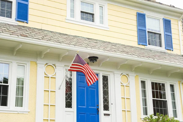 Bandera Americana Una Casa Residencial Barrio Nuevos Orleans — Foto de Stock