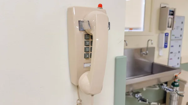 Viejo Teléfono Por Cable Simboliza Comunicación Nostalgia Conexión Tecnología Tradicional — Foto de Stock