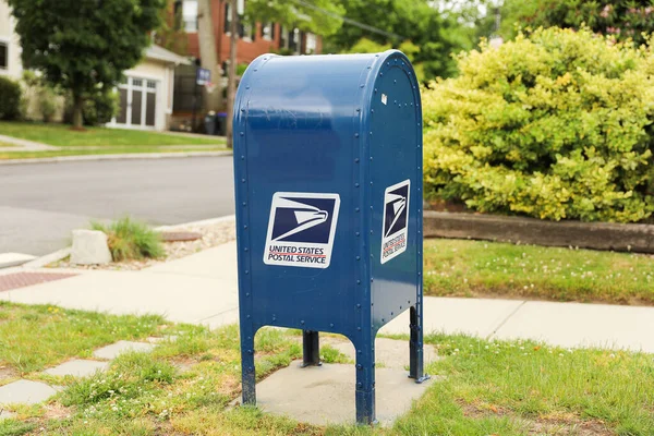 Egy Postaláda Közelsége Torontóban Egy Kis Üzleti Központban — Stock Fotó