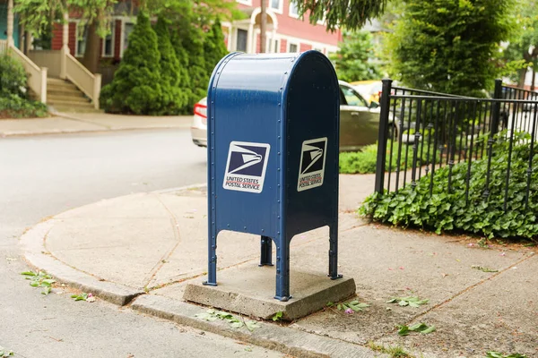 Γραμματοκιβώτιο Στο Πάρκο — Φωτογραφία Αρχείου