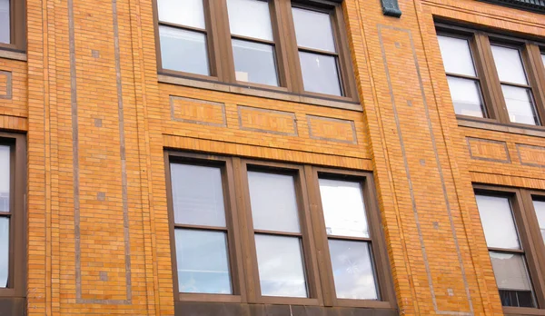 Bâtiments Brique Avec Fenêtres Symbolisent Force Stabilité Progrès Urbain Capturant — Photo