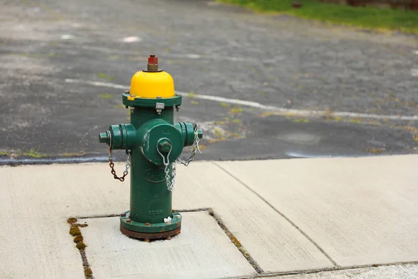 Alter Feuerhydrant Einem Straßenpark Einer Stadt Kalifornien Vereinigte Staaten — Stockfoto