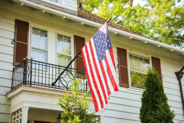 Bandera Americana Frente Edificio Con Bandera América — Foto de Stock