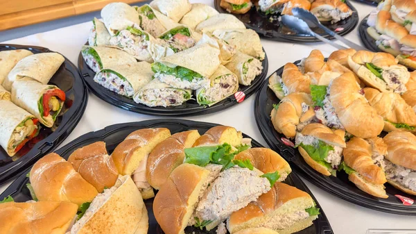 Eine Reihe Köstlicher Sandwiches Einem Buffet — Stockfoto